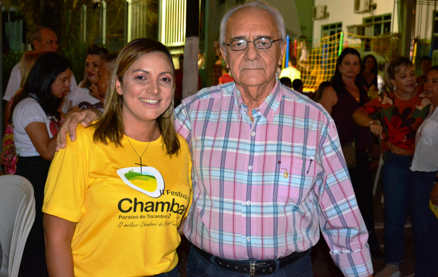 Patrícia Nascimento Silva e o prefeito licenciado, Moisés Avelino