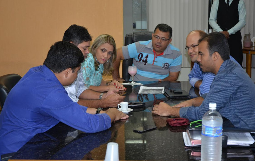 Criação de bancada é discutida em reunião