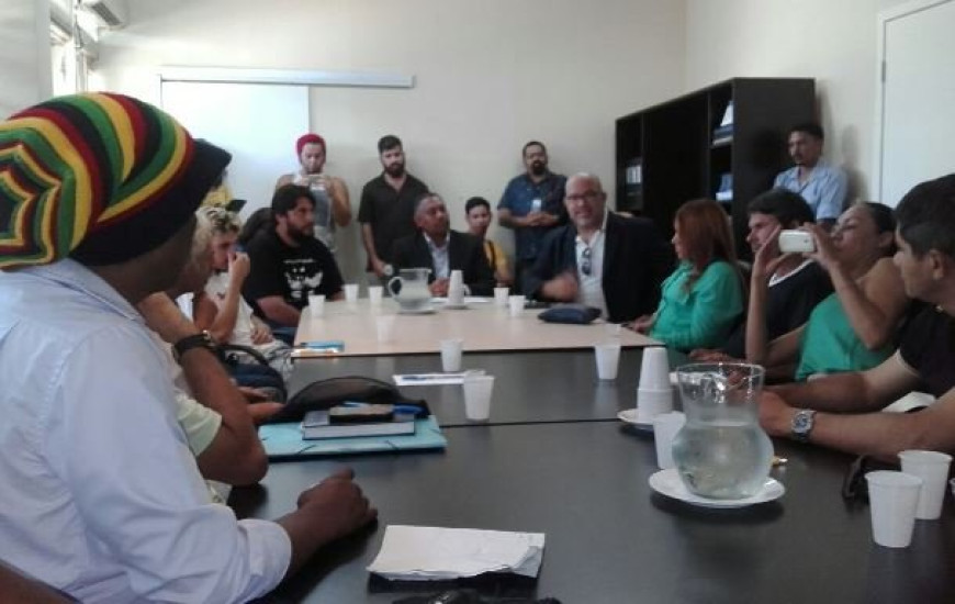 Reunião entre Estado e artistas não define impasse