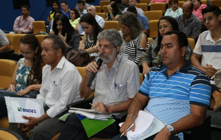Empresários participam de palestra do BNDES
