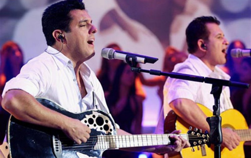 Show com Bruno e Marrone marca virada do ano