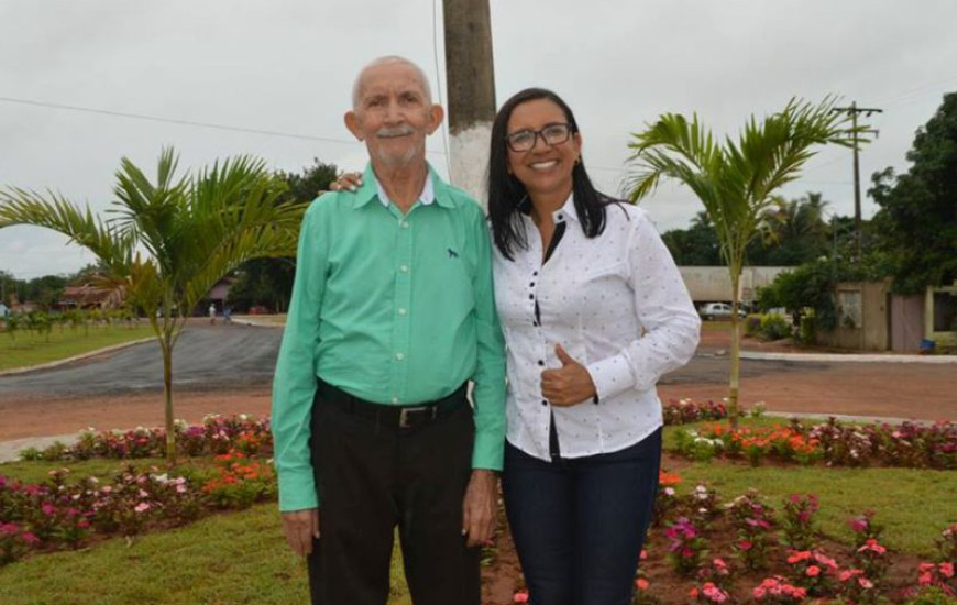 Chico e sua filha atual prefeita.