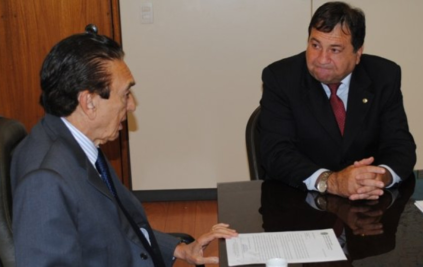 Halum e ministro Lobão