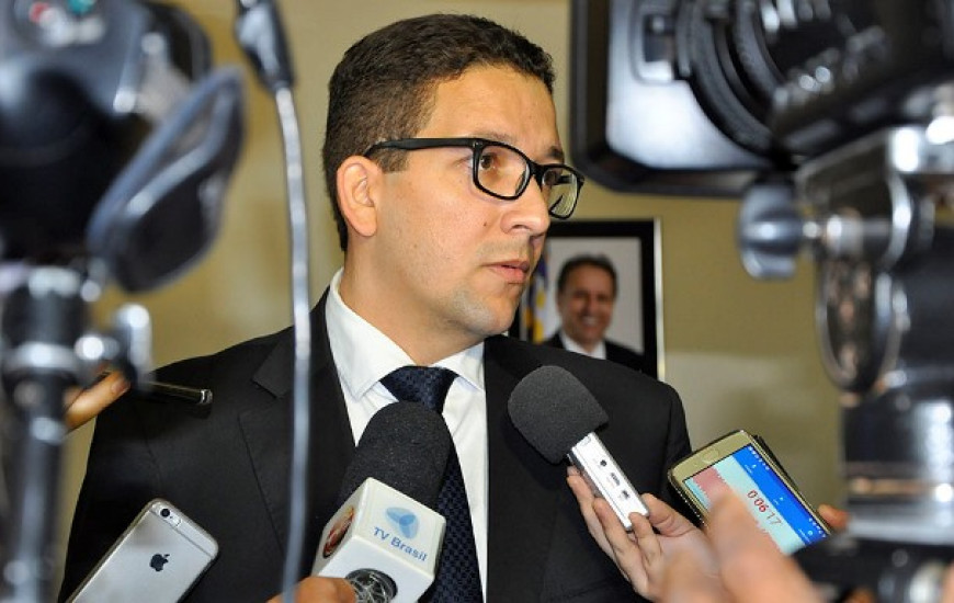 Secretário da Administração já deu várias declarações à imprensa sobre pagamento