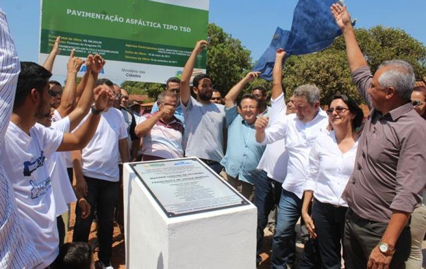 Deputado participa de inauguração