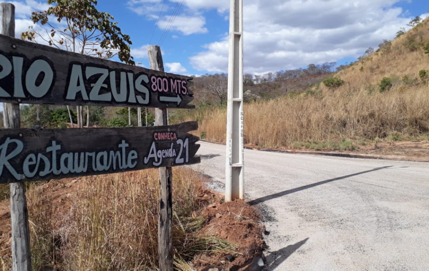 Falta aplicar micro revestimento e sinalizações horizontal e vertical.