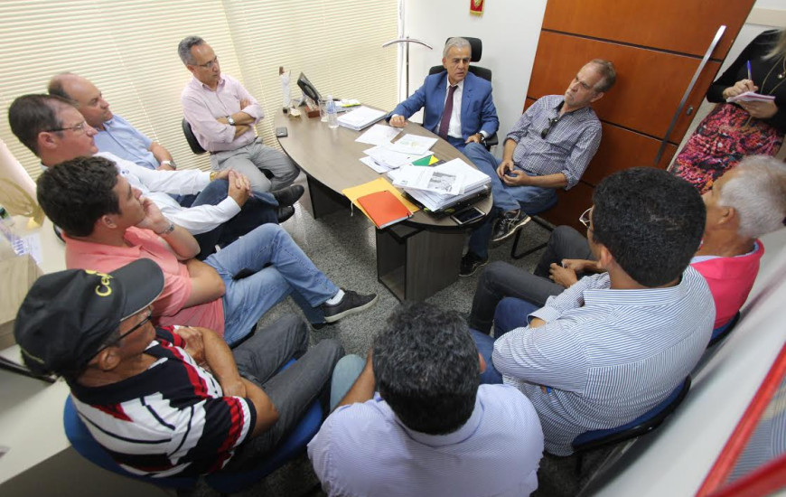 Deputado recebe produtores na AL