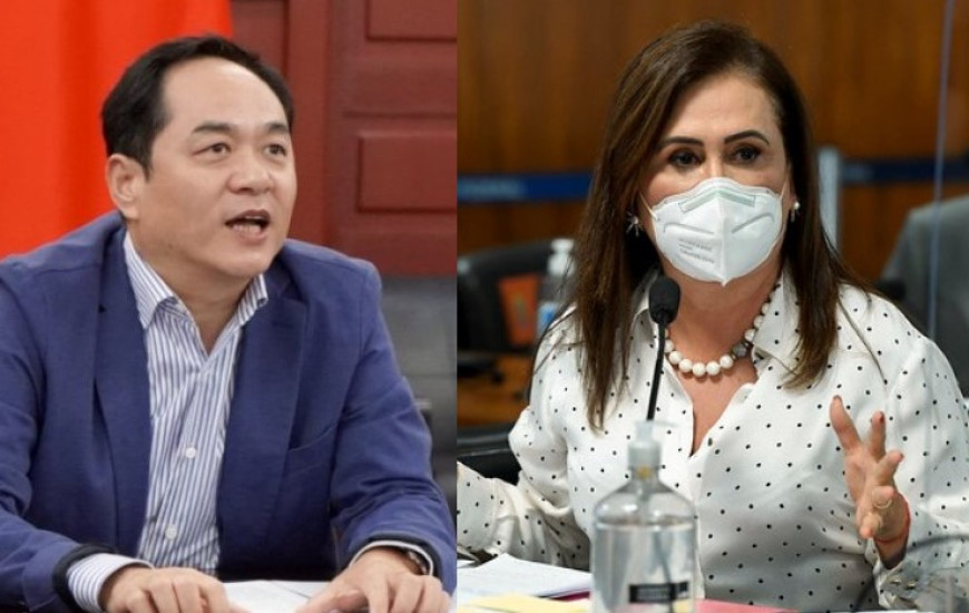 Yang Wanming e Kátia Abreu