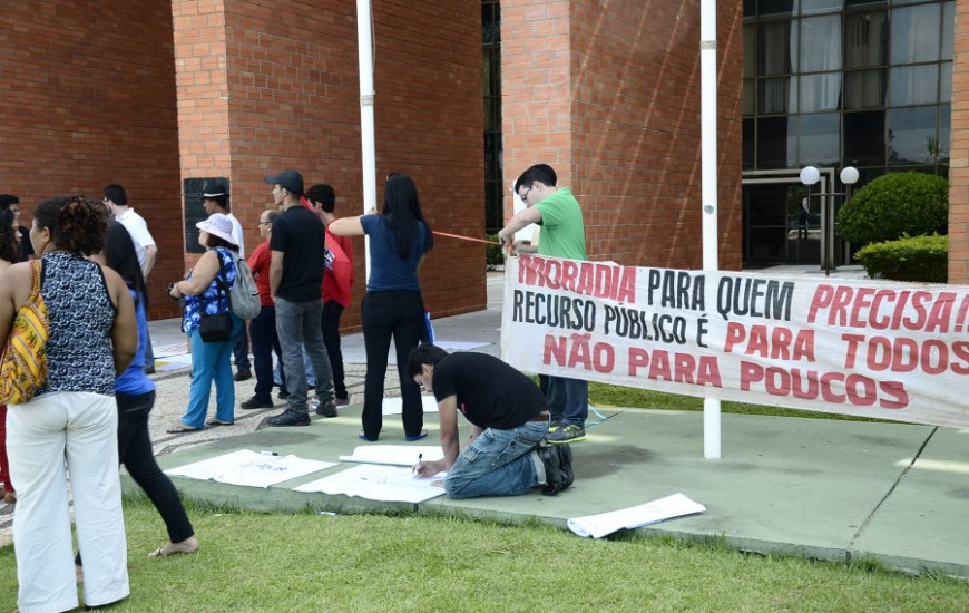 Grupo conseguiu 3.692 mil assinaturas em repúdio