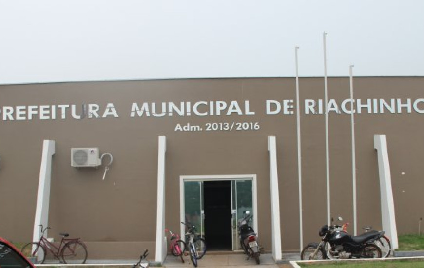 Prefeito é acusado de fraudes em licitações