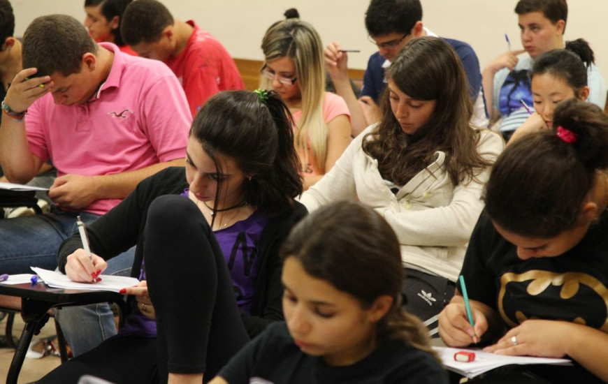 O número de estudantes que zeraram a redação caiu