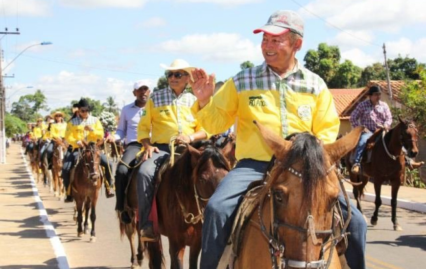 Deputado em cavalgada