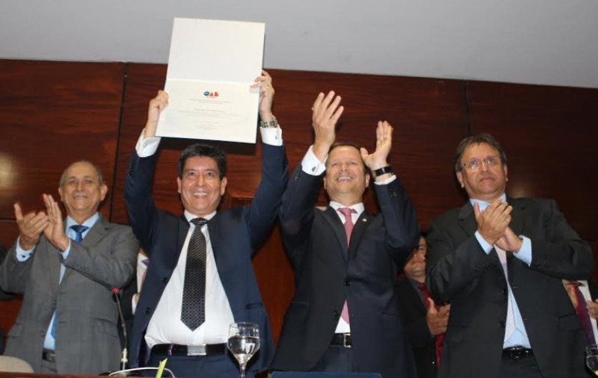 Walter Ohofugi toma posse