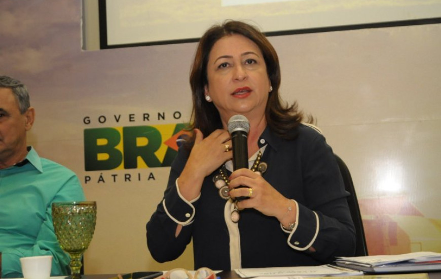 Ministra faz anúncios em lançamento de programa