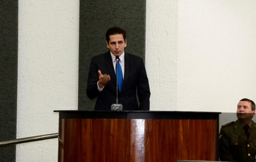 Olyntho diz que base quer comissões importantes