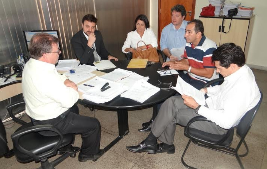 Acordo beneficia servidores