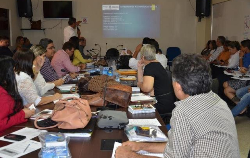 Diretor apresenta melhorias realizadas no HRA