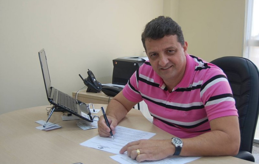 Edson Santana, o professor: ninguém sabe