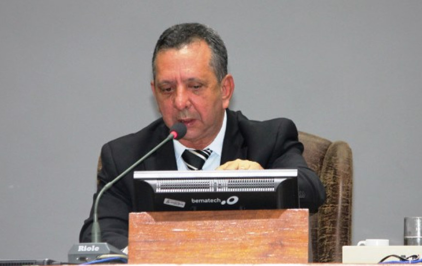 Toinho requer obras de recuperação em rodovias