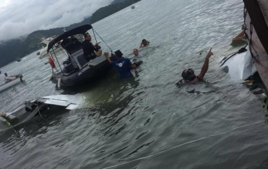 Além do ministro, mais 3 pessoas estavam na aeronave