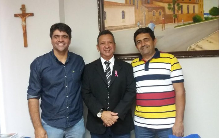 Deputado recebe eleitos em seu gabinete