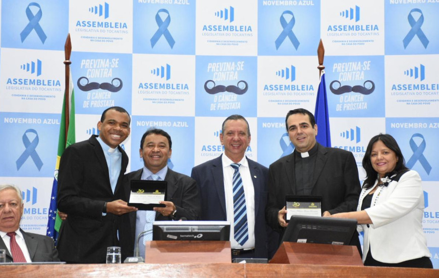  Andrade e homenageados da Sessão Solene dos 50 anos da RCC 