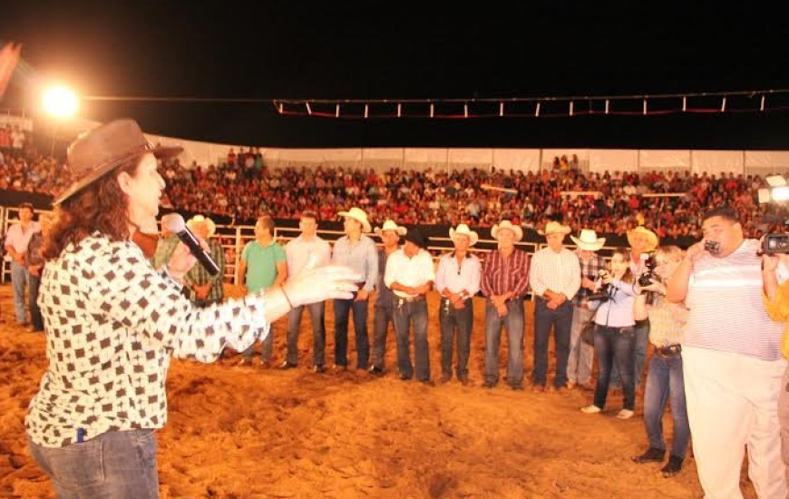 Senadora abre exposição em Miranorte