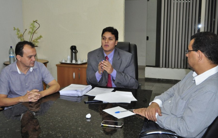 Vereadores vão representar contra Nicolau