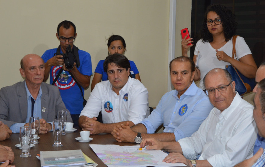 Reunião entre entidades, empresários e o presidenciável aconteceu nesta quarta