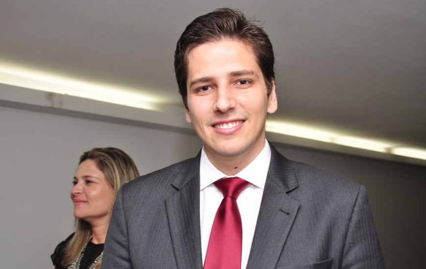 Olyntho disse que governo deveria ter discutido