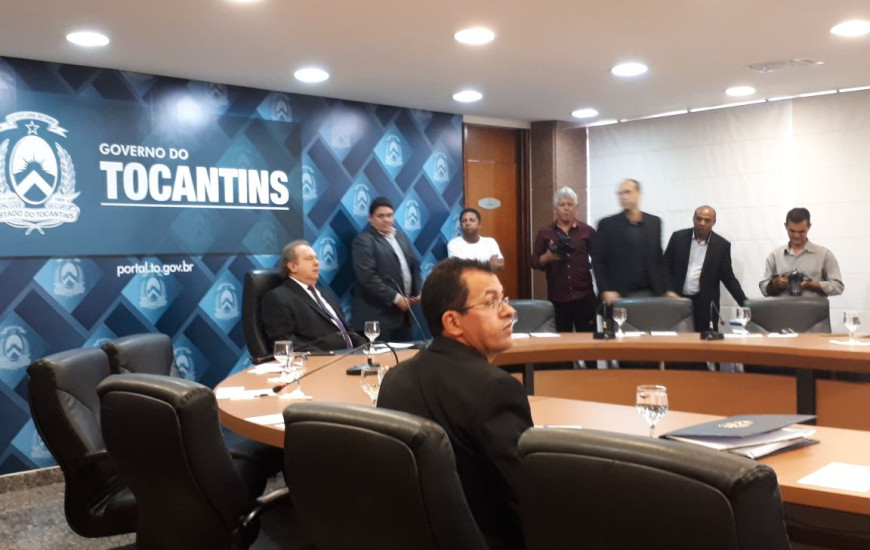 O Governador Interino reunido com o mesmo secretariado da primeira gestão