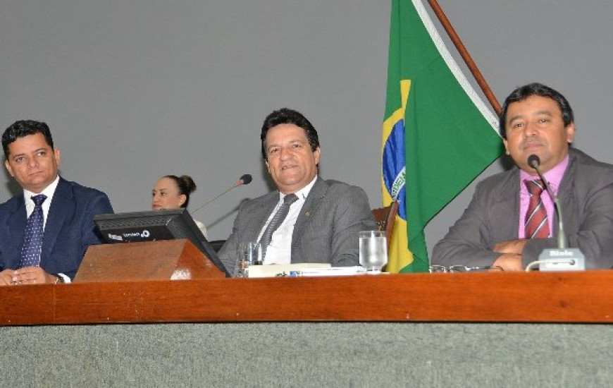 Assembléia impõe tarde de derrota ao governo