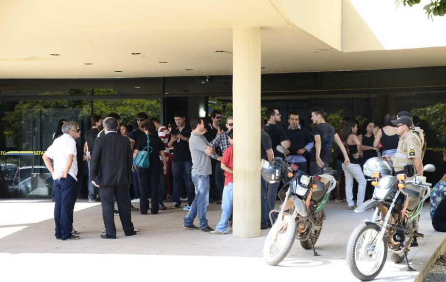 Servidores paralisaram trabalhos