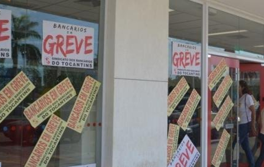 Bancários completam 28 dias em greve