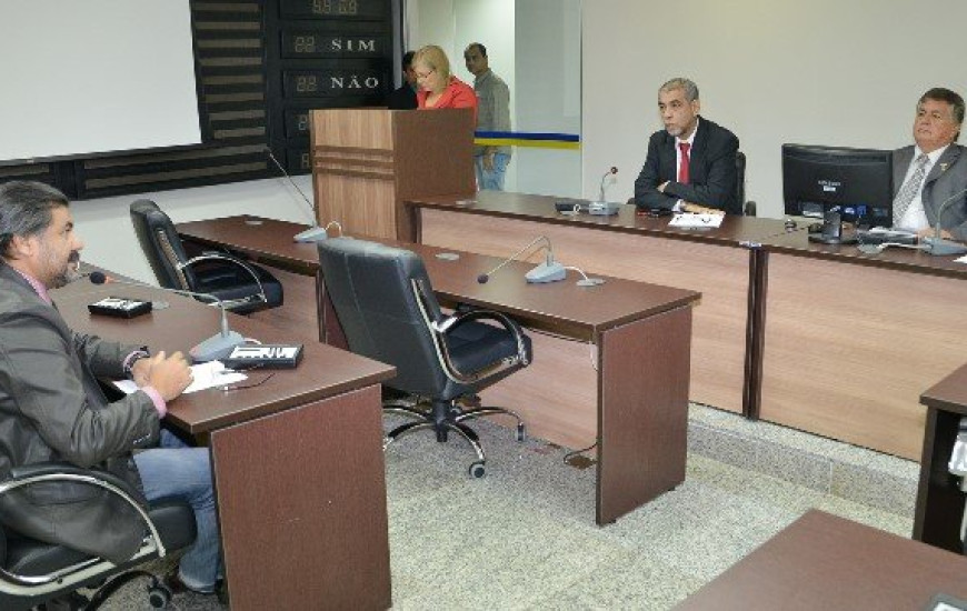 Deputados aprovam convocação de ex-contadora