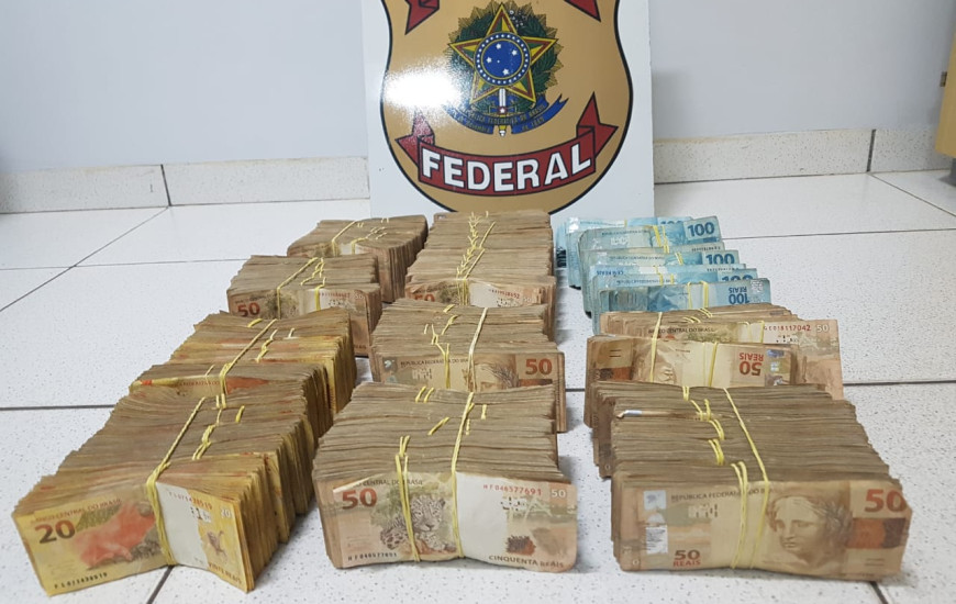 Dinheiro foi apreendido com o irmão do candidato a reeleição Olyntho Neto