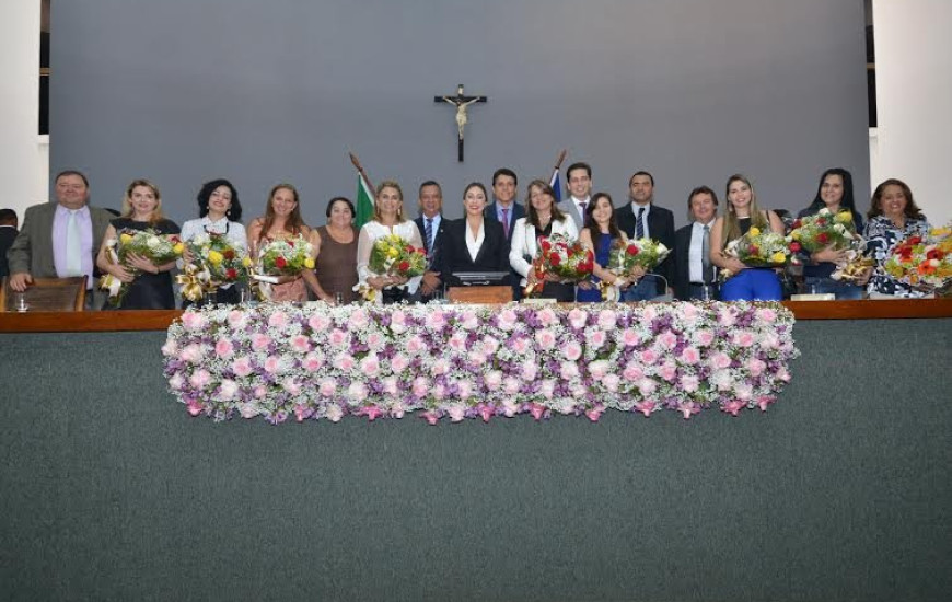 Várias mulheres foram homenageadas na sessão