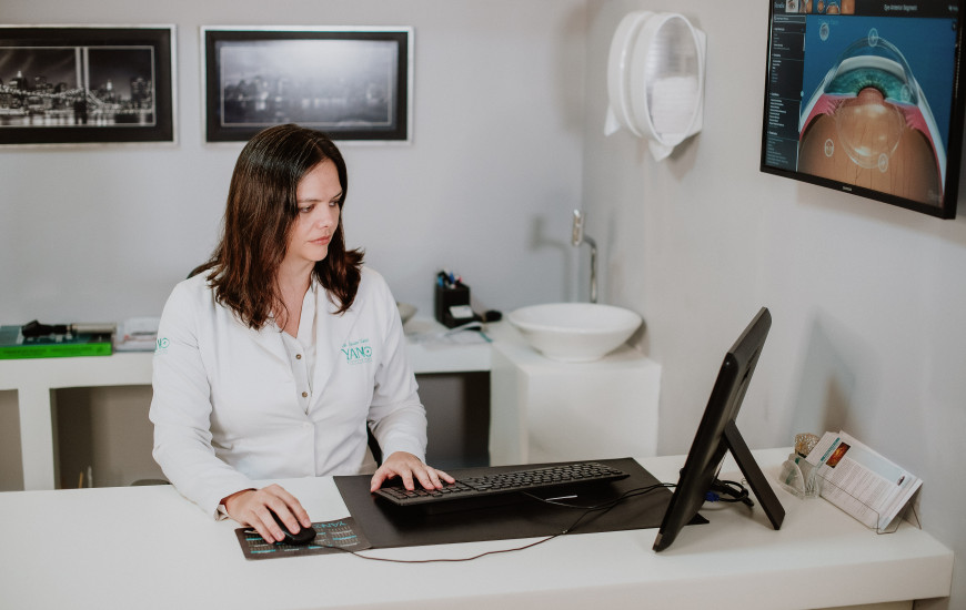 Médica oftalmologista Susan Yano