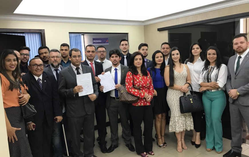 Grupo exige posicionamento negativo de candidatura do presidente da OAB 