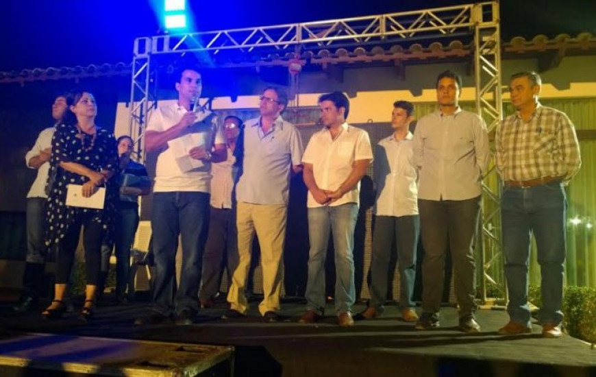 Irajá em reunião política com lideranças