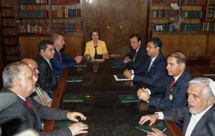 Prefeitos se reúnem com a presidenta