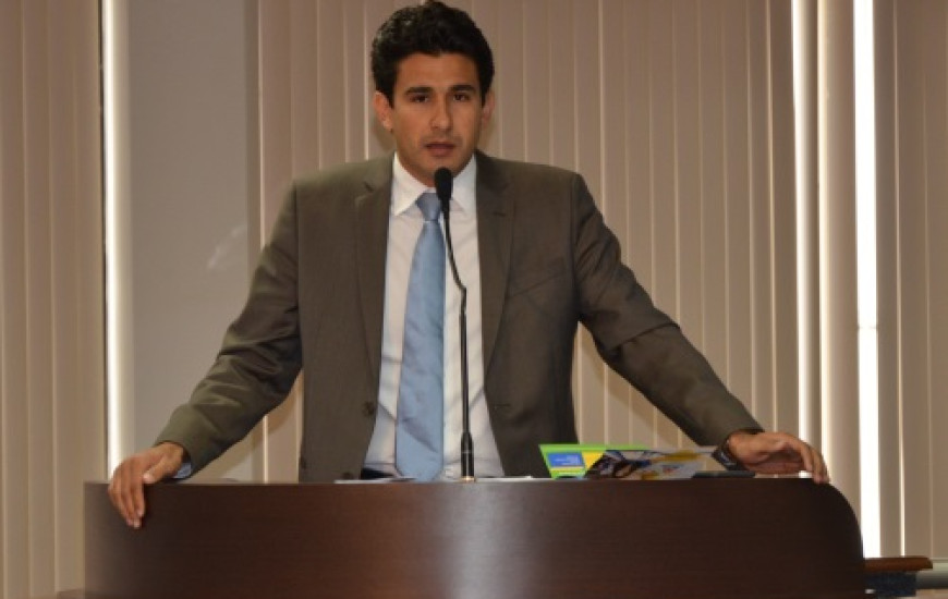 Andrino respondeu às críticas da oposição