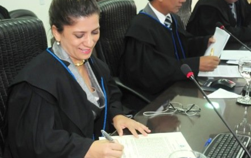 Leide Maria pede exoneração do TCE