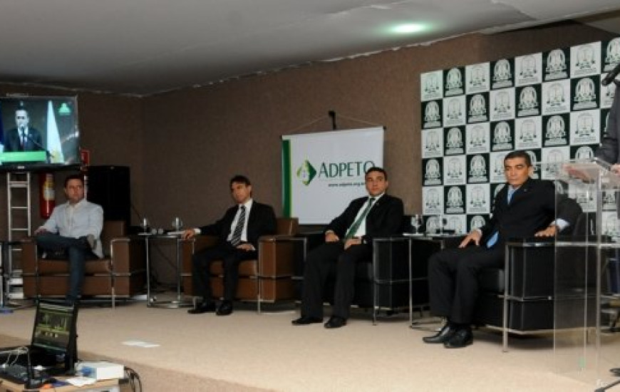 Debate foi organizado pela Adpeto