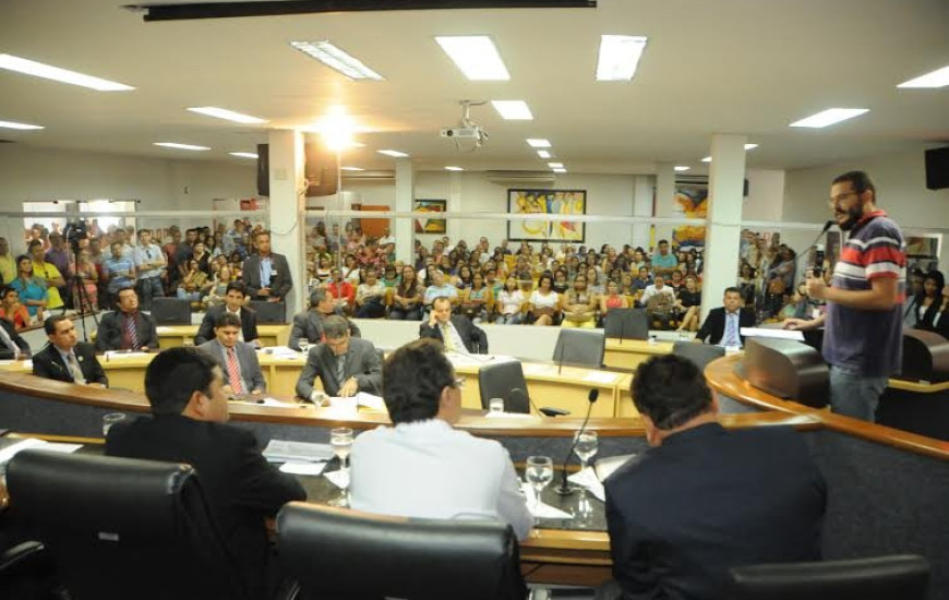 Sessão foi realizada na manhã desta quinta