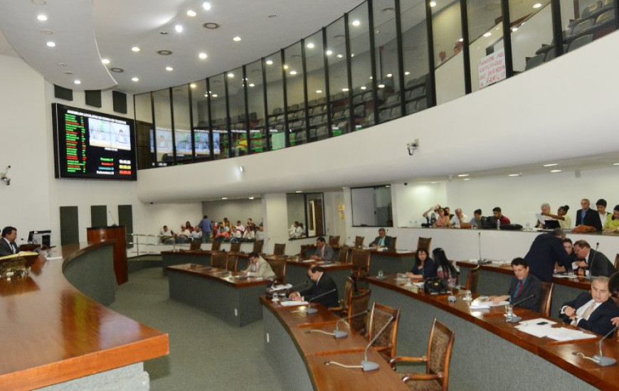 Deputados entram em recesso nesta quinta