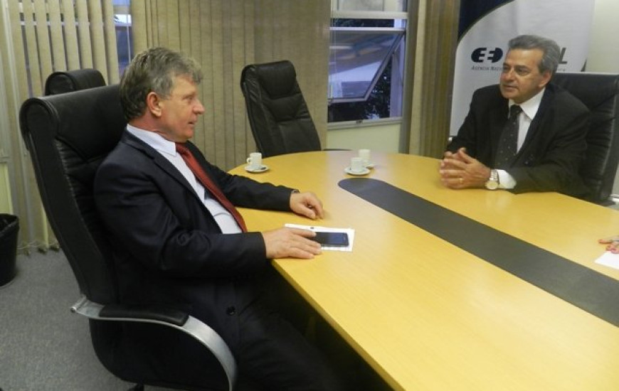 Agnolin em reunião na Aneel