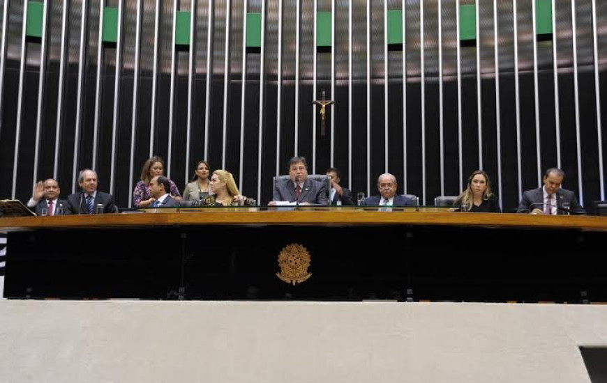 Autoridades prestigiaram sessão solene