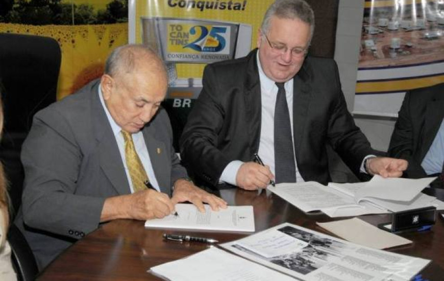 Governador assina convênio