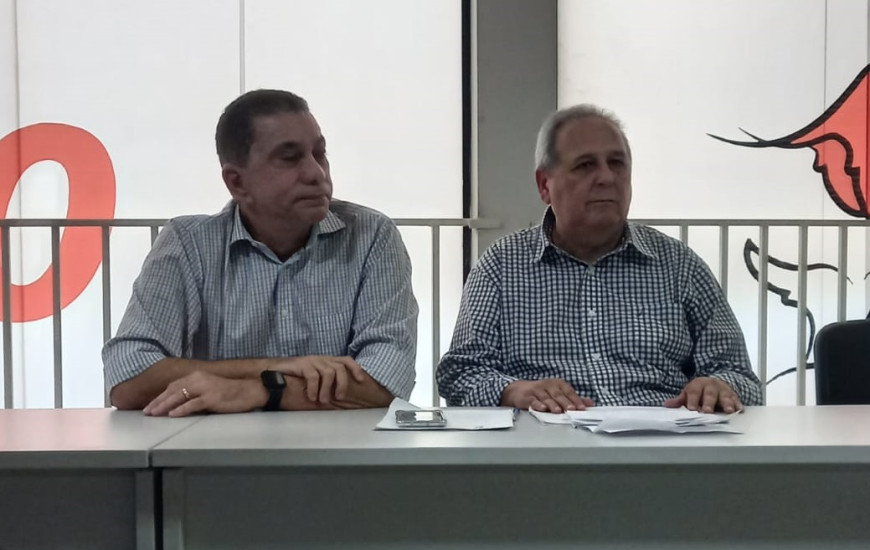 Amastha e Adir na convenção